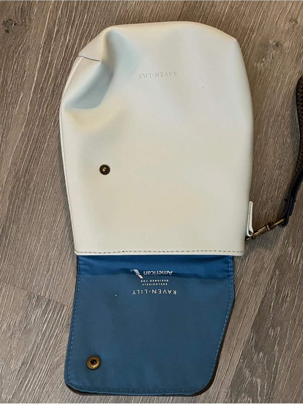 Raven + Lily compact travel